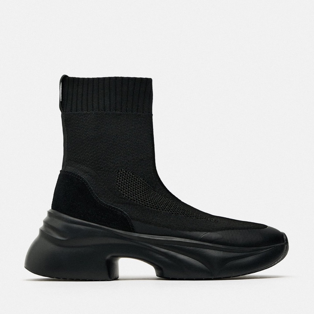 Black boost sneakers, comfortable